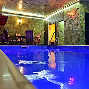 athome-tbilisi.alltbilisihotels.com/
